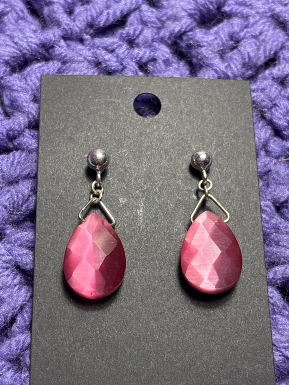 Faceted Teardrop Pink Cat's Eye Dangle Earrings Silvertone 1 inch